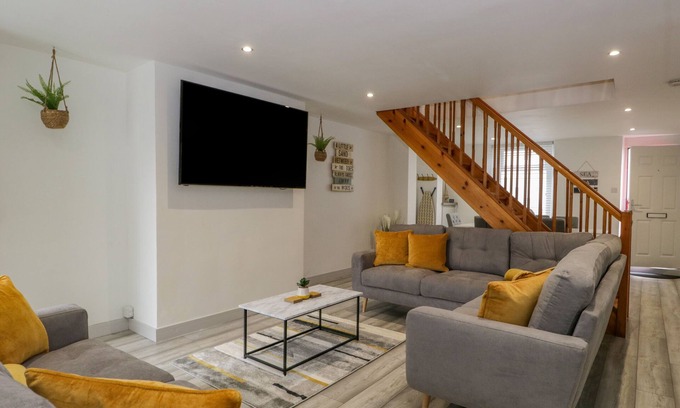 Haverigg Cottage | HARBOUR RETREAT, pet friendly, character holiday cottage in Haverigg