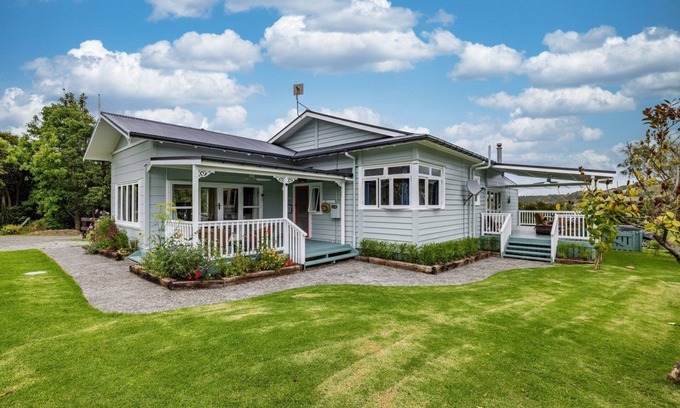 Kohukohu Apartment | Harbour View- Relax & enjoy the stunning harbour views from the private deck.