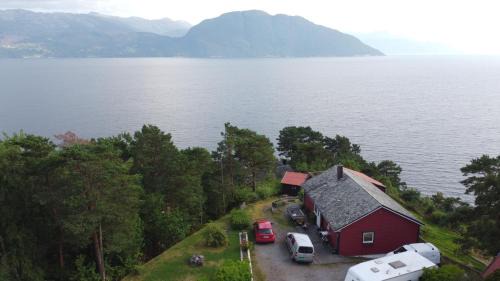 Kvam Apartment | Hardangerfjord panorama 2