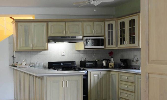 Saint Andrew House | HARMONY: Spacious 2br townhouse with spectacular view of the hills