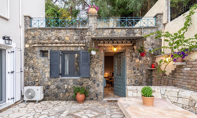 Corfu Town Apartment | Harmony Suite Garden