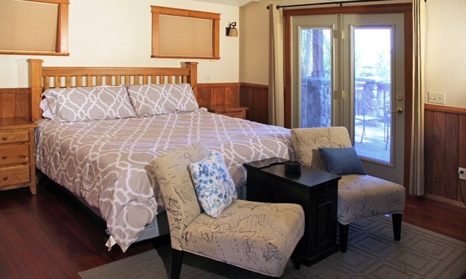 Klamath Lake Cabin | Harriman Springs Resort Cabin 2 - Cabins with a View