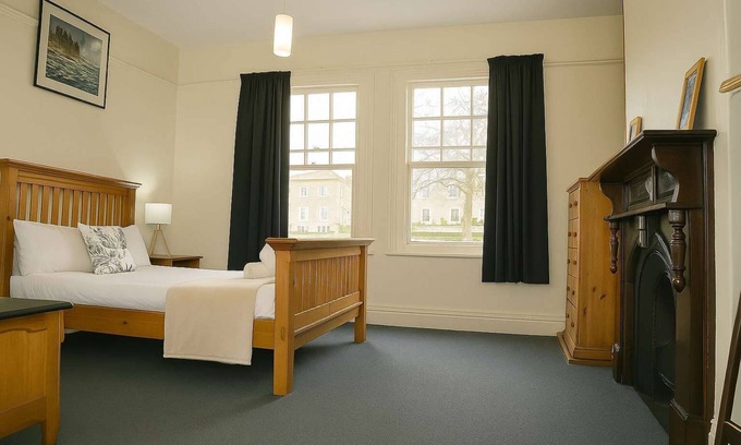 Hobart Central Business District House | "Harrington St Apartment" City Location, Parking.
