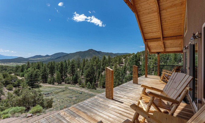 Villa Grove House | Harrison Hill- Basecamp For Outdoor Adventures!