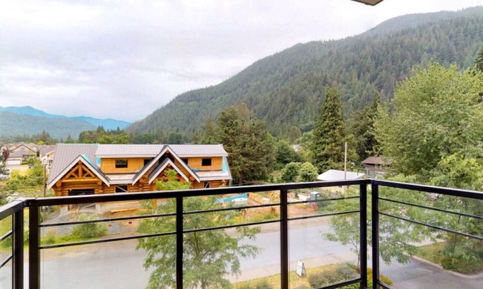 Harrison Hot Springs House | Harrison Lake View Suites - Two Bedroom Grand Suite 3