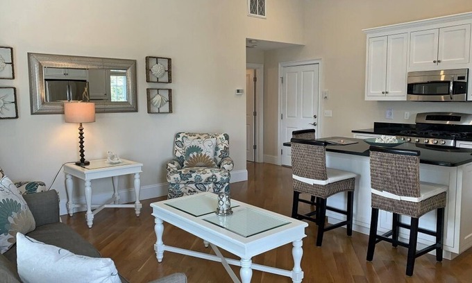 Harwich Port Condo | Harwichport Center Condo, Walk to Beach! (1585)