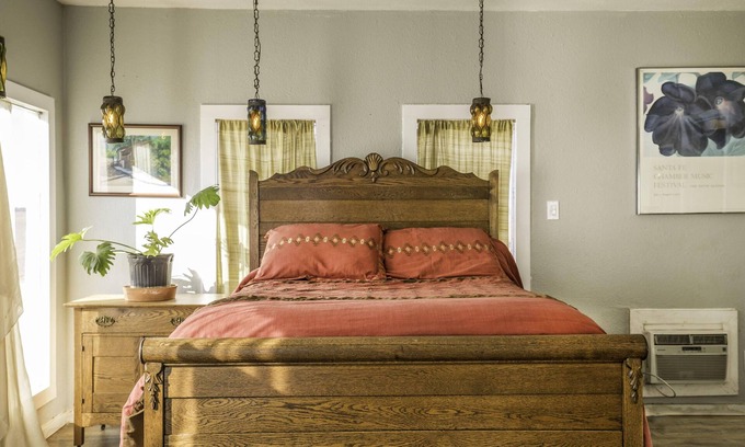 Shallowater House | HASIENDA STYLE. ENTIRE HOME DIVIDED INTO 4 PRIVATE APARTMENTS