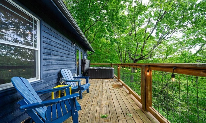 Gatlinburg - Pigeon Forge Cabin | Hatcher Top Hideout · Chic private cabin w/epic views & amenities!