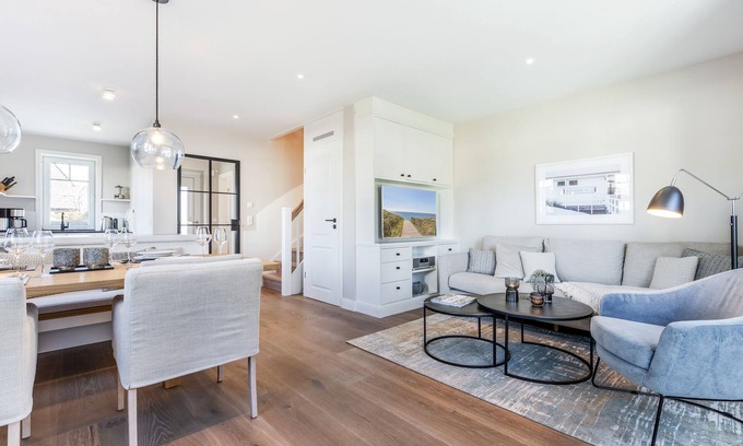 Tinnum Apartment | Hausteil mit ca. 83m² Nutzfläche im Eg/og/dg für bis zu Vier Personen