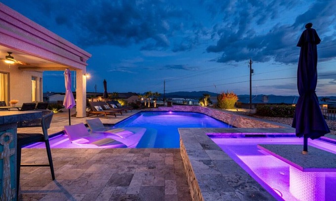 Lake Havasu City House | Havasu Lux: Prime Location, Lake Views, Pool+Spa