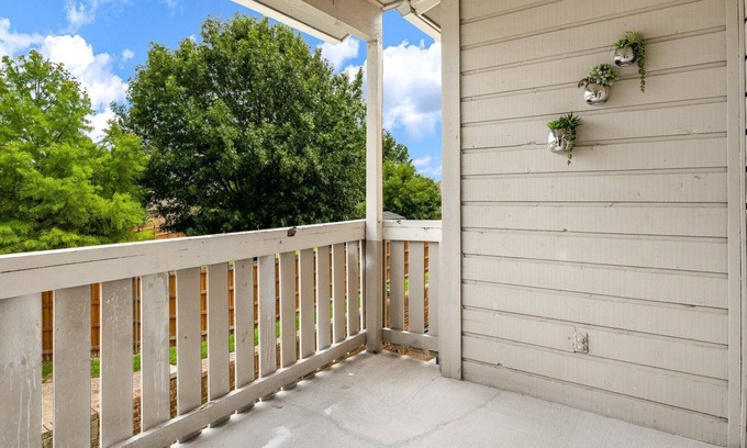 Cowley Condo | Haven for Travel Nurses & Digital Nomads: Ideal Medium-Term Rental Retreat!
