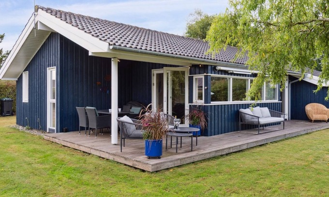 Store Kongsmark House | "Hawarth" - 275m from the sea by Interhome