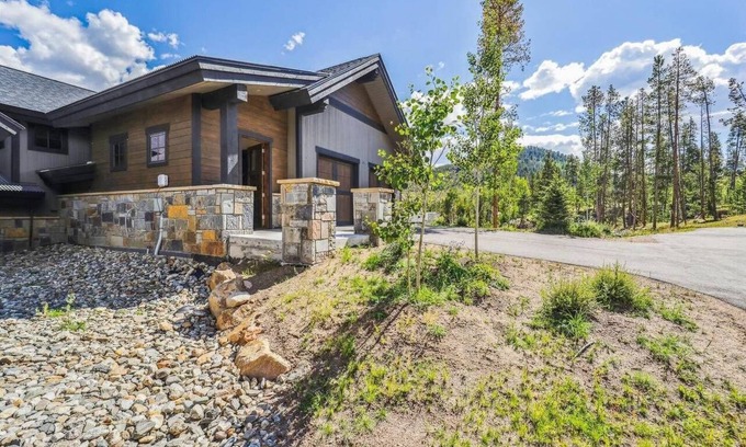 The Highlands House | Hawk Ridge in the Highlands of Breck - Golf Course and Nordic Trails!