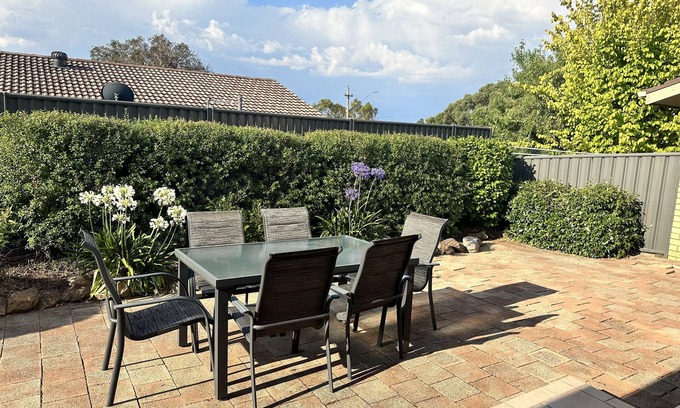 Hawker House | Hawker BnB - Pet Friendly - All pets are welcome