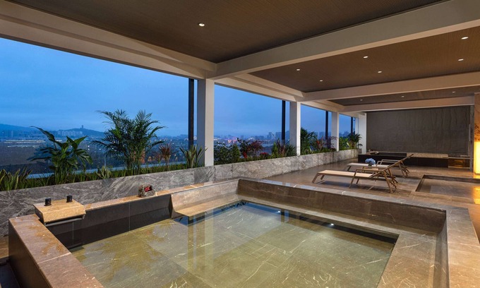 Mile Hotel | Hawthorn by Wyndham Honghe Mile Hot Spring