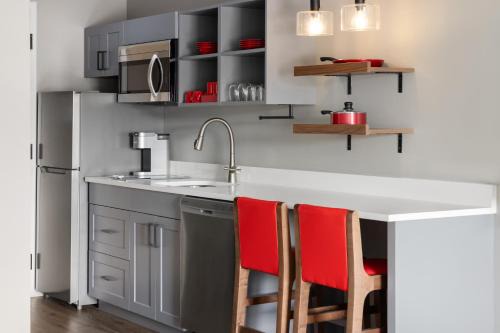 Williston North Hotel | Hawthorn Extended Stay by Wyndham Williston Burlington