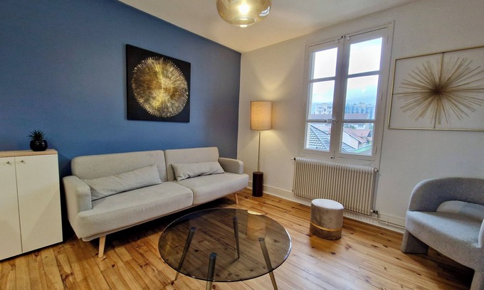 Quartier Chorier-Berriat Apartment | #HC | Le Blue Revol π‘| Renovated, fully equipped