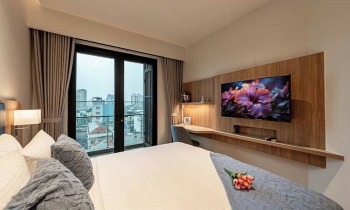 District 1 Apartment | Heart ofcity:3BR Zenity- Free Pool& Gym