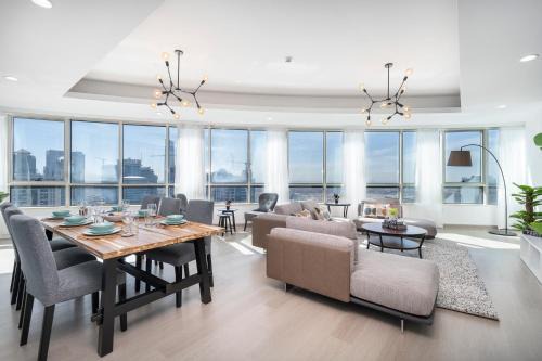 Dubai Marina Apartment | Heaven Crest Vacation Homes Dubai Marina - 4 Bedroom Suite with Marina View near JBR Beach, Free Parking, Wi-Fi, Gym and Pool