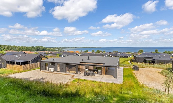 Sjølund House | "Heidie" - 600m from the sea by Interhome