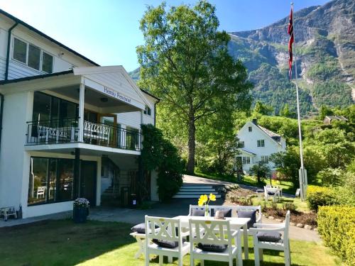 Flåm Bed & Breakfast | Heimly Pensjonat