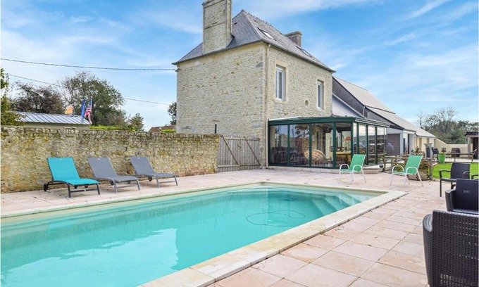 Saint-Germain-du-Pert House | Helie