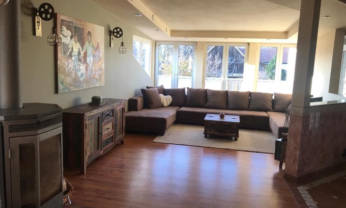 Oberloisdorf Apartment | Helle, offene Dachgeschosswohnung mit Terrasse