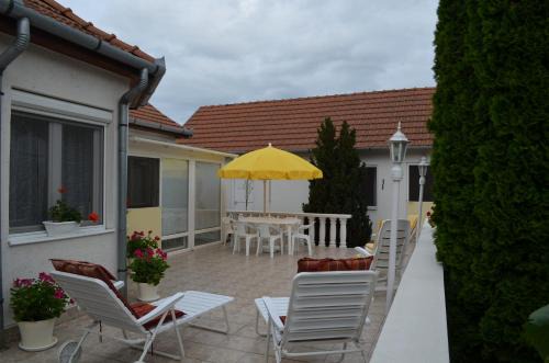 Hajduszoboszlo House | Henrietta - Violetta Apartman