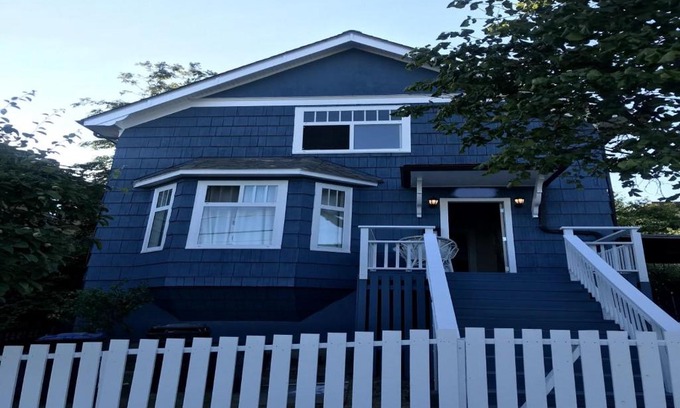 New Westminster House | Heritage look 3 BR w/2 BA house w/Backyard & Deck