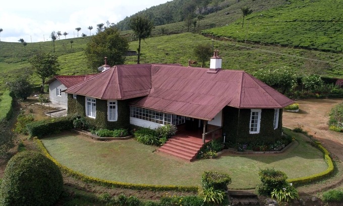 Devikolam House | Heritage stay at Manale Tea Bungalow in Munnar