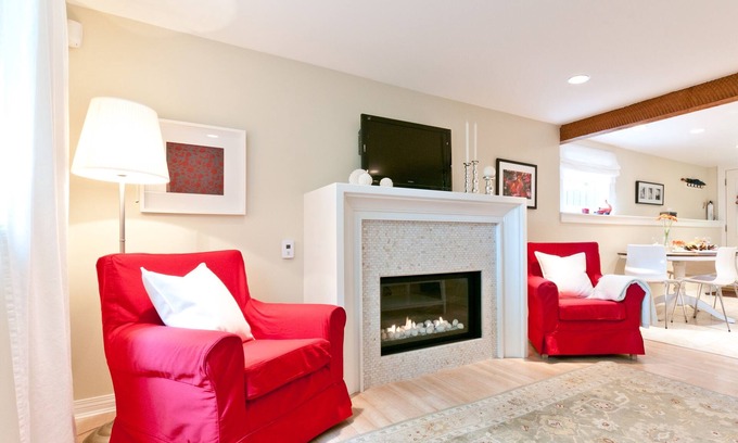 Kitsilano Apartment | Heritage suite in central Kitsilano close to everything