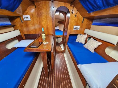 Caleta de Sebo Boat Rental | Hermes