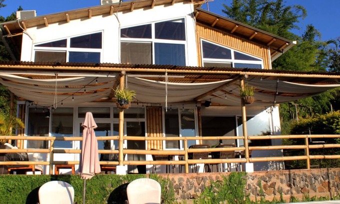 Santa Rosa House | Hermosa Casa Bamboo Con Vistas!