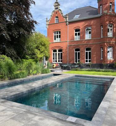 Toenisvorst Villa | Herrenhaus mit Pool-Landschaft