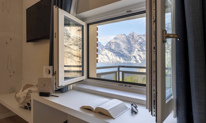 Torbole sul Garda Hotel | Hi Hotels Torbole Pool & Spa