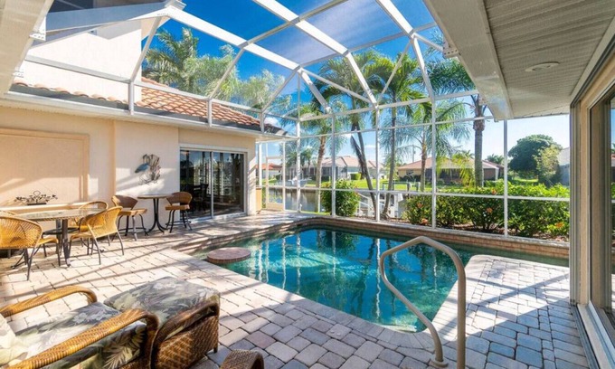 Punta Gorda House | Hibiscus |Waterfront|Heated Pool-Dock-Bikes-Kayaks