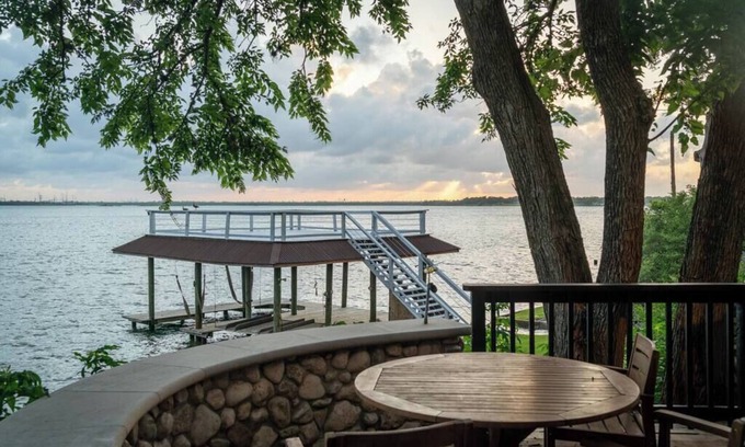 Barrett House | Hidden Bay Front W/Private Dock