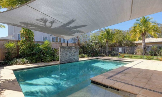 Mudjimba House | Hidden Gem at Mudjimba - Walk to Cafes & Surf Beach