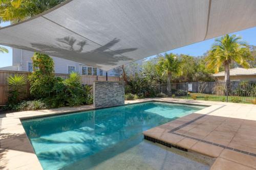 Mudjimba House | Hidden Gem at Mudjimba - Walk to Cafes & Surf Beach