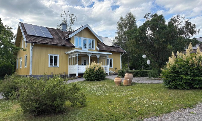 Norrkoping O House | Hidden gem in the countryside - spacious house with 5 bedrooms, 13 beds & large garden