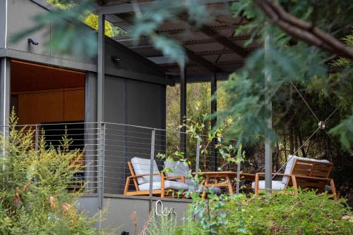 Police Point Villa | Hidden on Huon