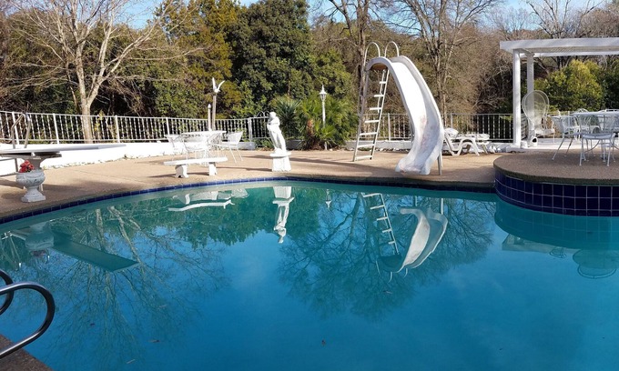 Temple Cottage | Hidden Valley Private Pool Side Cottage