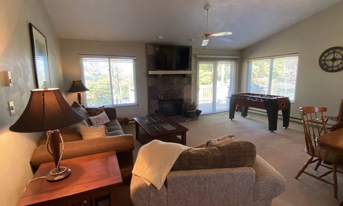 Hidden Valley Condo | Hidden Valley Ski in/Ski out 3 bedroom 3 full baths