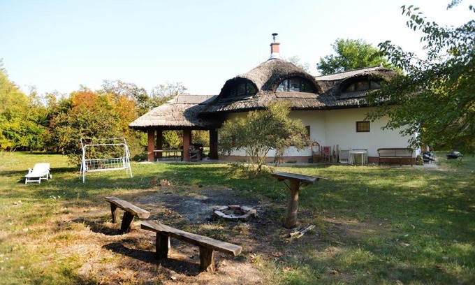 Mezotur Apartment | Hideout Homestead on the riverside Fishing&Hunting