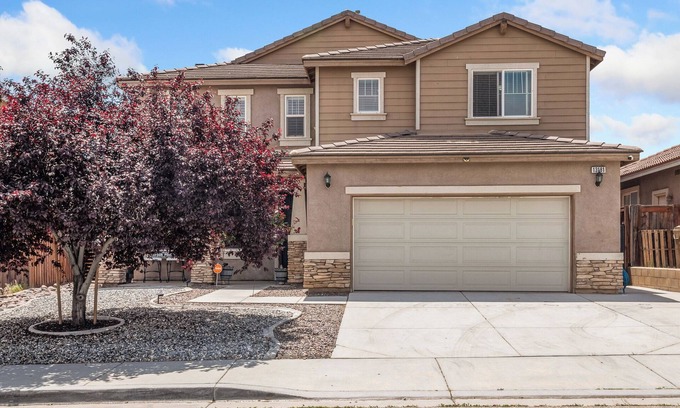 Hesperia House | High Desert Cozy Nest!nBig & Cozy Desert Getaway/4BR 3BA Hot Tub&Fire Pit