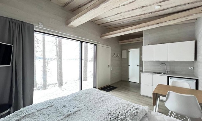 Vaajakoski Apartment | High-quality suite by the lake