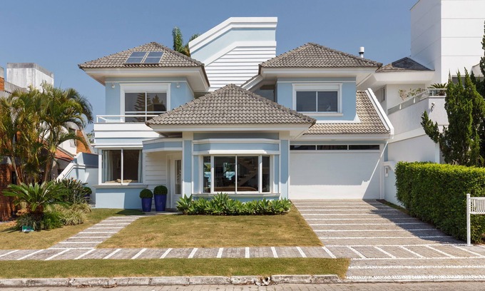 Jurere Internacional House | High Standard House in Jurerê Internacional - 4 Bedrooms - Pool - Barbecue