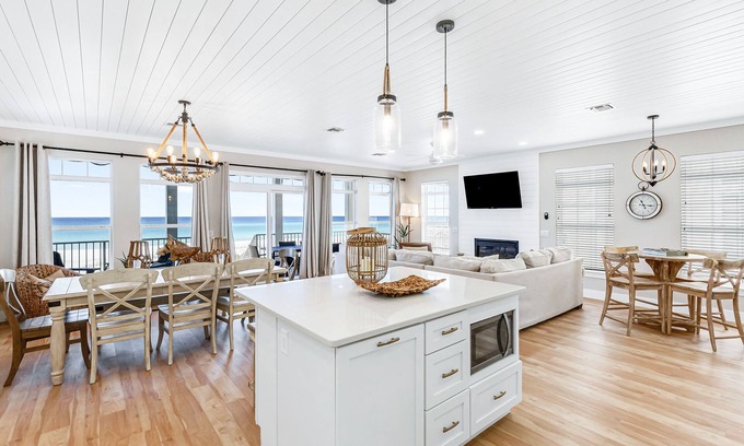 Laguna Beach Estates House | High Tide! Beachfront Home! Incredible reviews. Exceptional design and views.