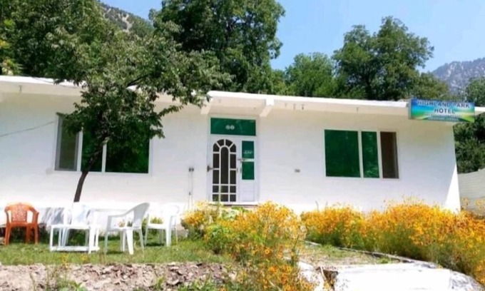 Batrik Hotel | Highland park hotel kalash valley