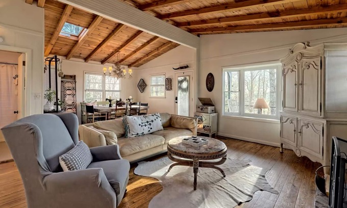 Highlands Cabin | Highlands Close-to-Town Cabin, Pet-Friendly